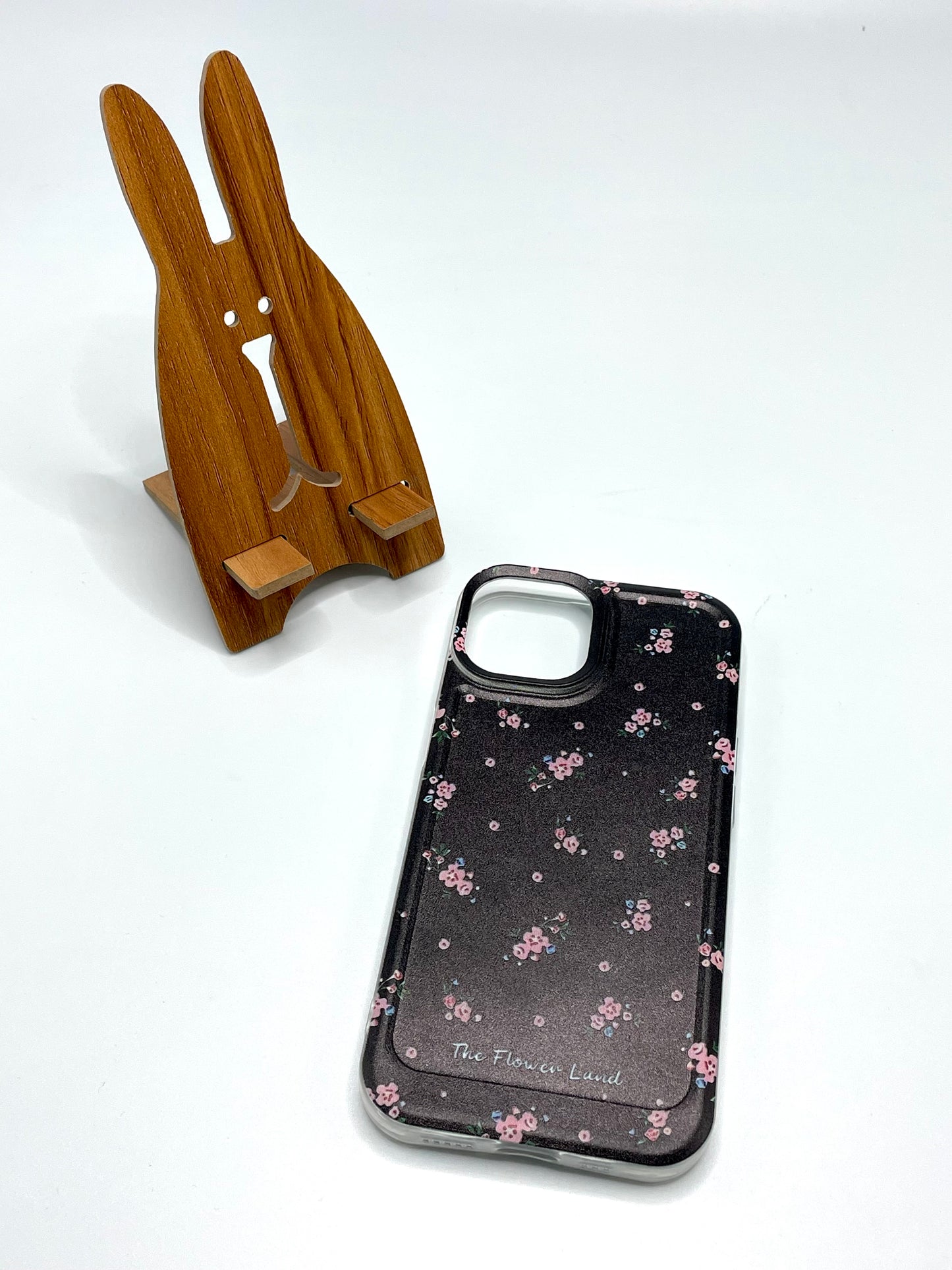 iPhone 15 Flower Print Case