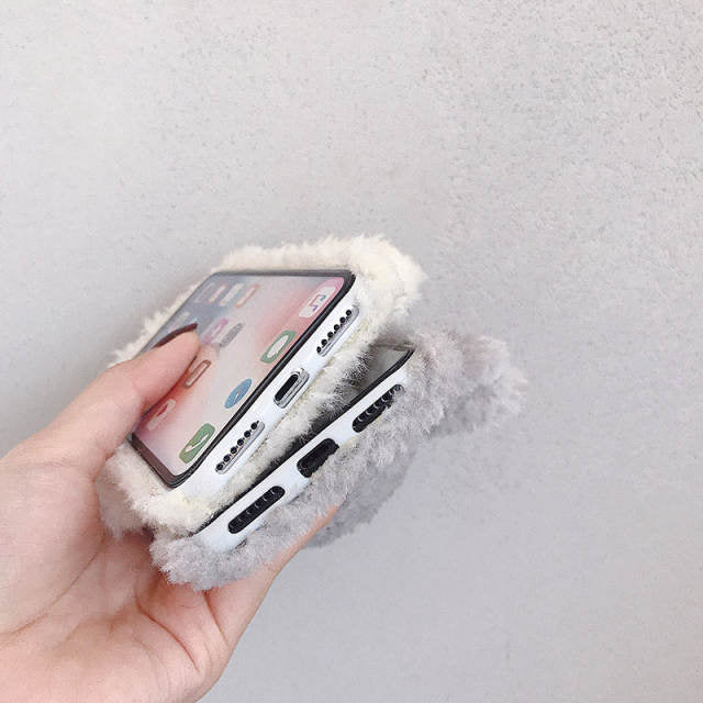 iPhone X/Xs Fluffy Dog Case