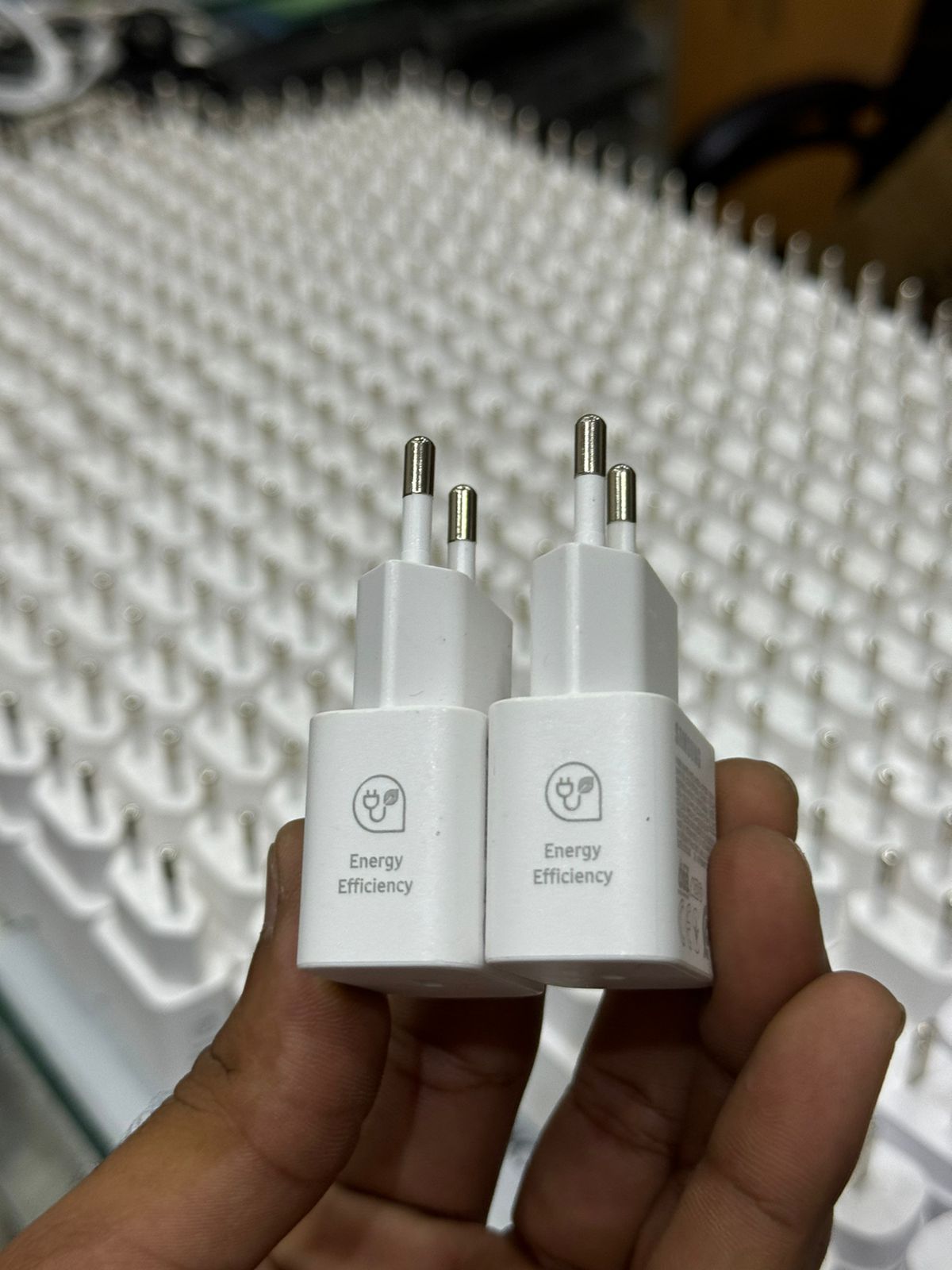 Samsung 25W USB-C Apadter Box Pulled