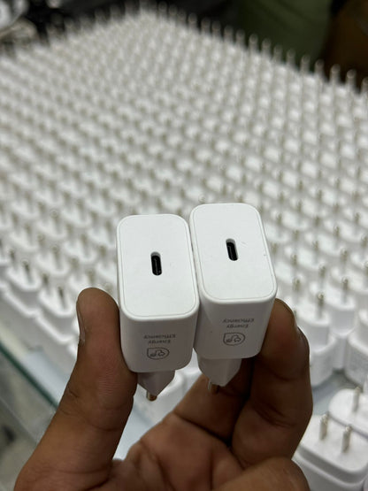 Samsung 25W USB-C Apadter Box Pulled